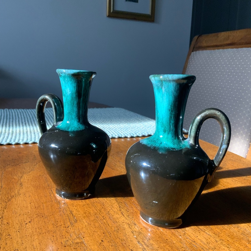 Blue Mountain Elegant Black and Teal Ceramic Vases